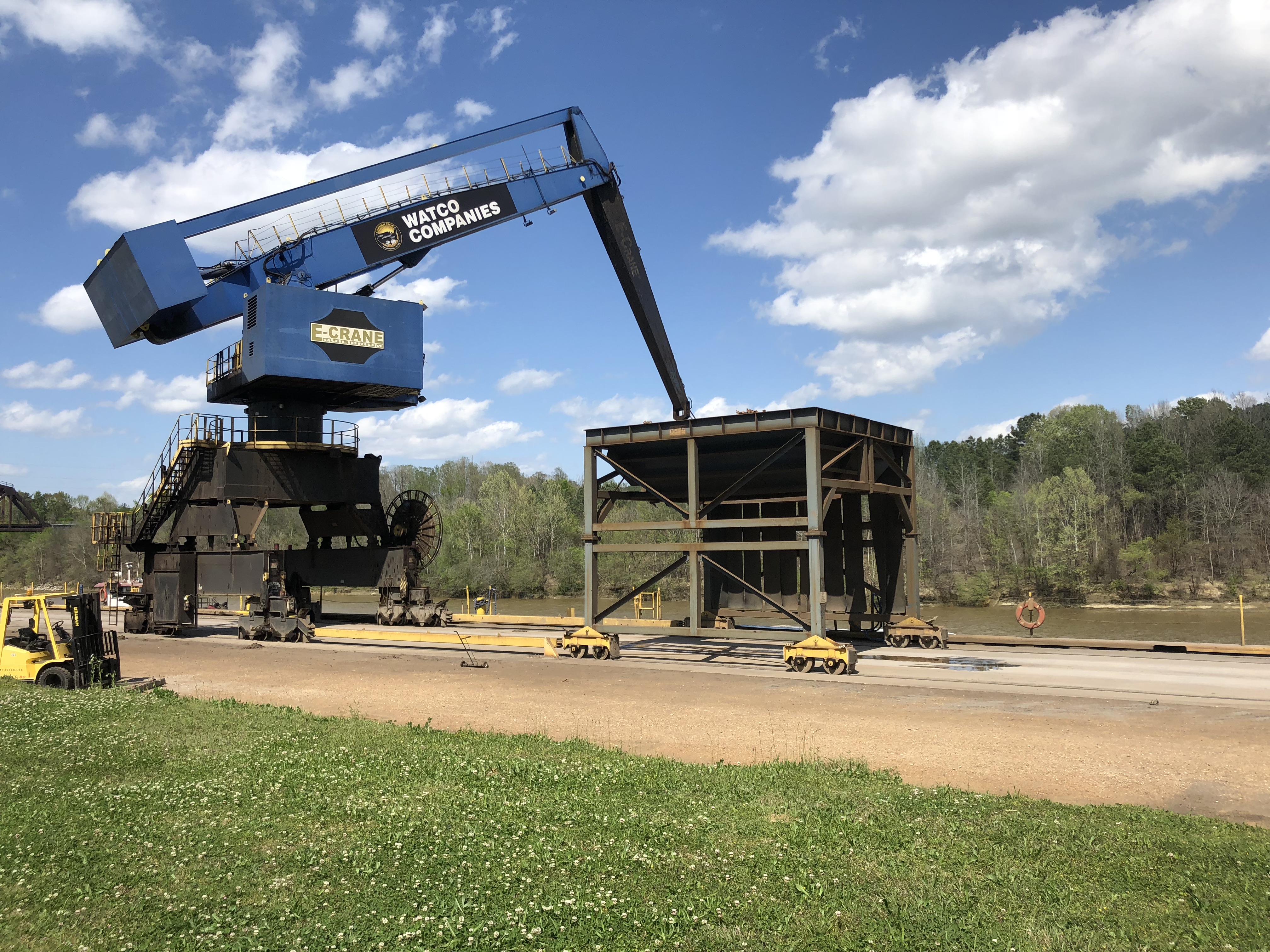 Cargo crane and rail operations